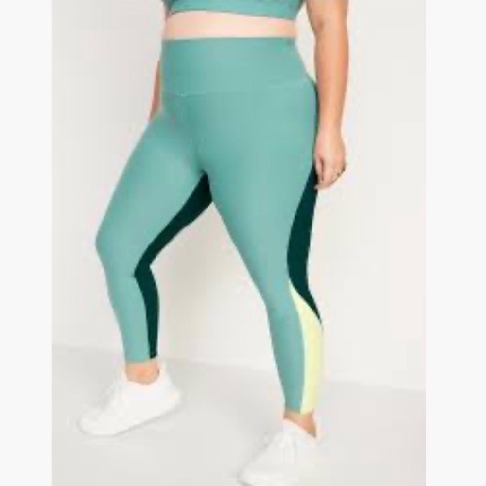 Old Navy High Rise 7/8 Powersoft Legging